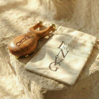 Der INVG Skarabäus – Walnuss- & Messing-Akupressurwerkzeug